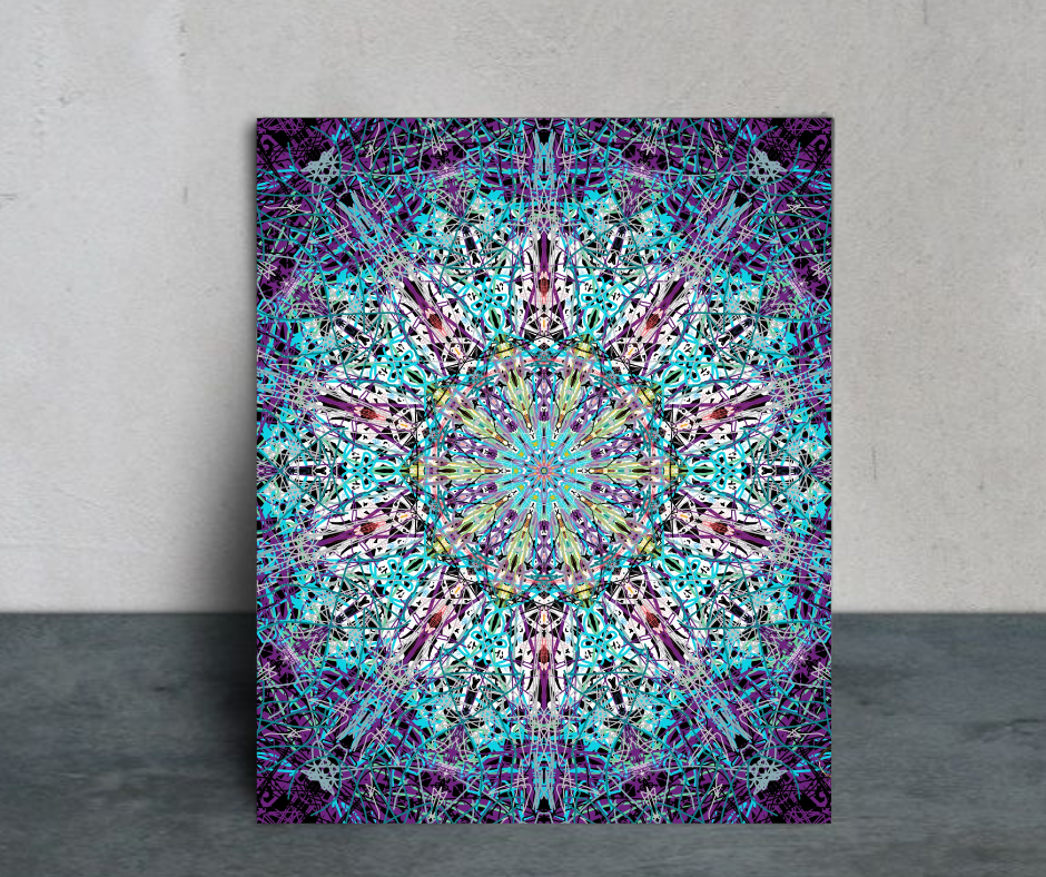 "Vibración del Alma Un mandala que viaja del negro al verde limón, llevando al espectador desde la introspección hasta la expansión de la luz. Esta obra es una expresión de paz y energía natural, una invitación a encontrar armonía interna.